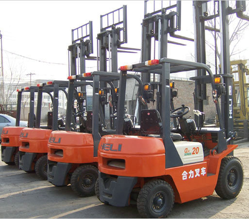 合力叉车3吨车